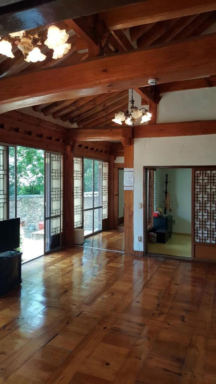 Goseong Choi Pilgan'S Old House Hotel Exterior foto